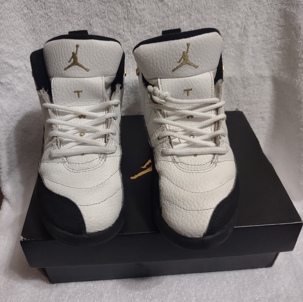 Jordan 12's